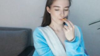 Ivapeach in Kigurumi