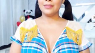 Kloe Wandan in little short