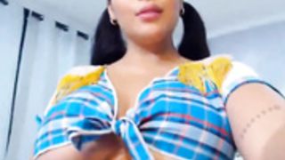 Kloe Wandan in little short