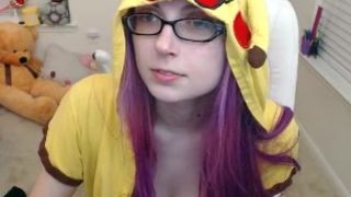 XFUUKAX SQUIRTS AND SOILS HER ASSHOLE