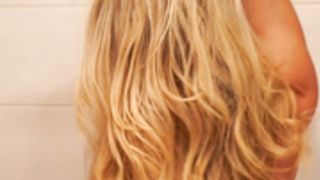 MeetMadden - 210519 - Bara Back Blonde Curls