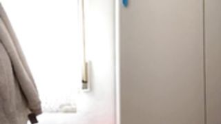 MiaDoll saliendo de la ducha