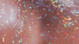 Mel_Fox and her body covered with glitter (short video)