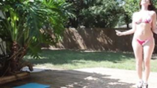 Carlotta Champagne jump rope