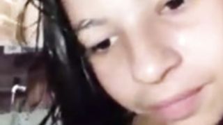 amigas latinas shower