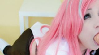 Neo from RWBY serves the boss