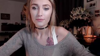 webcam_slut, flashing, big boobs, tats