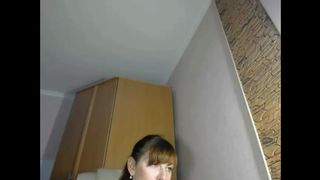 Beautiful milf Moonlight4u shows her boobs