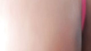 Madura de 47 años mueve el culo a joven de 20