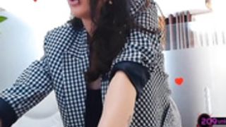 anyarayne pregnant show