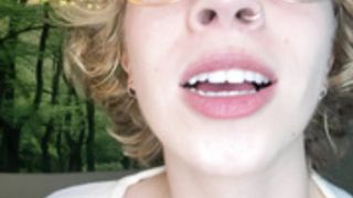 Sexy Onlyfans Babe Margo Show's The Inside Of her Mouth