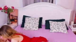 kellymaay - chilling without panties