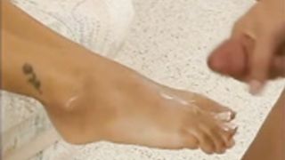 Porn Goddess Tera Patrick Has Guy Cum On Her Feet