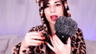 LunaRexx ASMR Youtube/Twitch OF Kisses In Bra ASMR