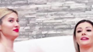 Isabellaetthan and irisblues kissing