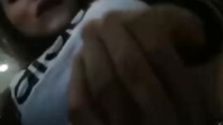 Gabyferrer supercaliente masturbandose en un avion