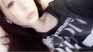 Elise Laurenne fingers her pussy