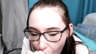 Nerdy Girl -i Cant Stop Sucking u! i want ur Load!!!