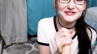 Nerdy Girl -i Cant Stop Sucking u! i want ur Load!!!