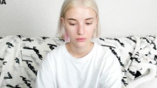 Poppini ( Pusich ) - 200717 - close up fingering