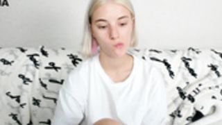 Poppini ( Pusich ) - 200717 - close up fingering