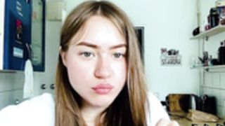 strawberryjamx eating porn. like eating food, that's it