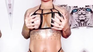 Lis Valderrama " Colombiana Hot "