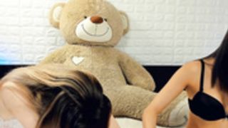 W0wgirls no nude so beautiful