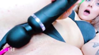 viviennelove sobs and pees on her face @21:00