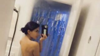 Hot filipino shows her ass in photos & shorts