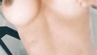 Sheisqueen finger bed