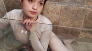 gigii_20_ in a fish tank