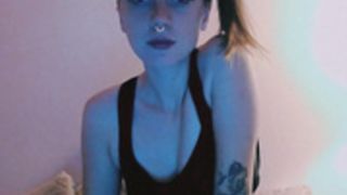 Julia_Wilson less makeup