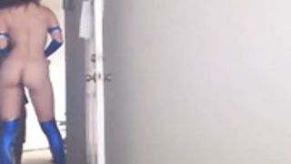 Amazing Girl Flashes Pizza Guy