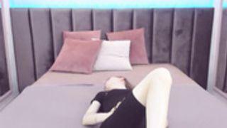 jessicastoun - teasing puffy pussy trough leggins