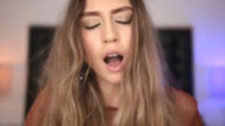 Shy_Jane's sexy lips