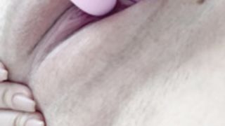 momokun playing with pink vibrator