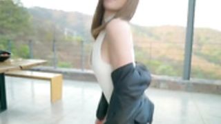 newchloe18 preshow tease