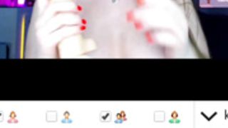 Knee_ling loves to play with her dildo