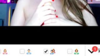 Knee_ling loves to play with her dildo