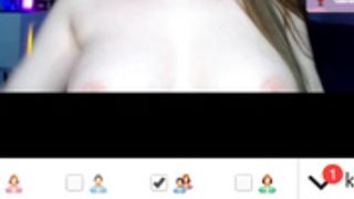 Knee_ling loves to play with her dildo