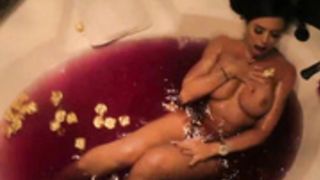 Toochi kash show xxx in shower