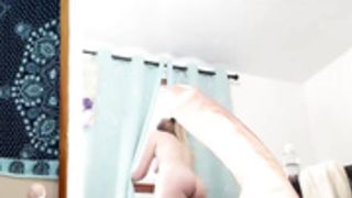 Wynfreya used a fuckmachine and squirt Like a Fountain