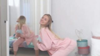 Chloe Reed - My Milkshake brings all the boys to the yard