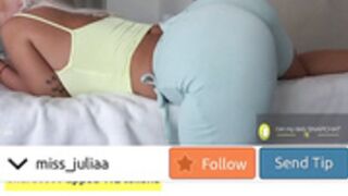 Miss_Julia twerk while sucking