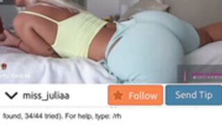 Miss_Julia twerk while sucking