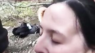 Follando en el bosque