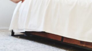 mira_xo of naked pushups