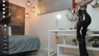 ella_pridee 2021-08-28 1/2