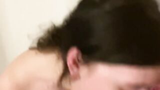 Jeune française qui suce son mec